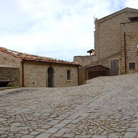 Luna - Aragon Home Holiday Montalbano Elicona Dış mekan fotoğraf
